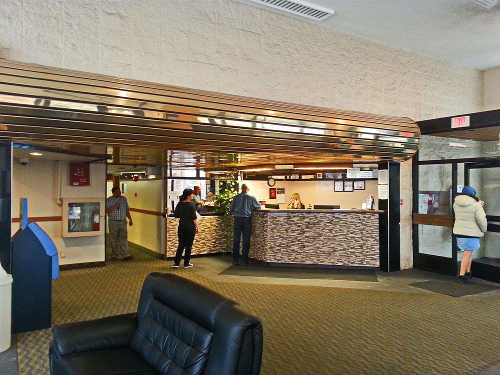 Airport Traveller's Motel